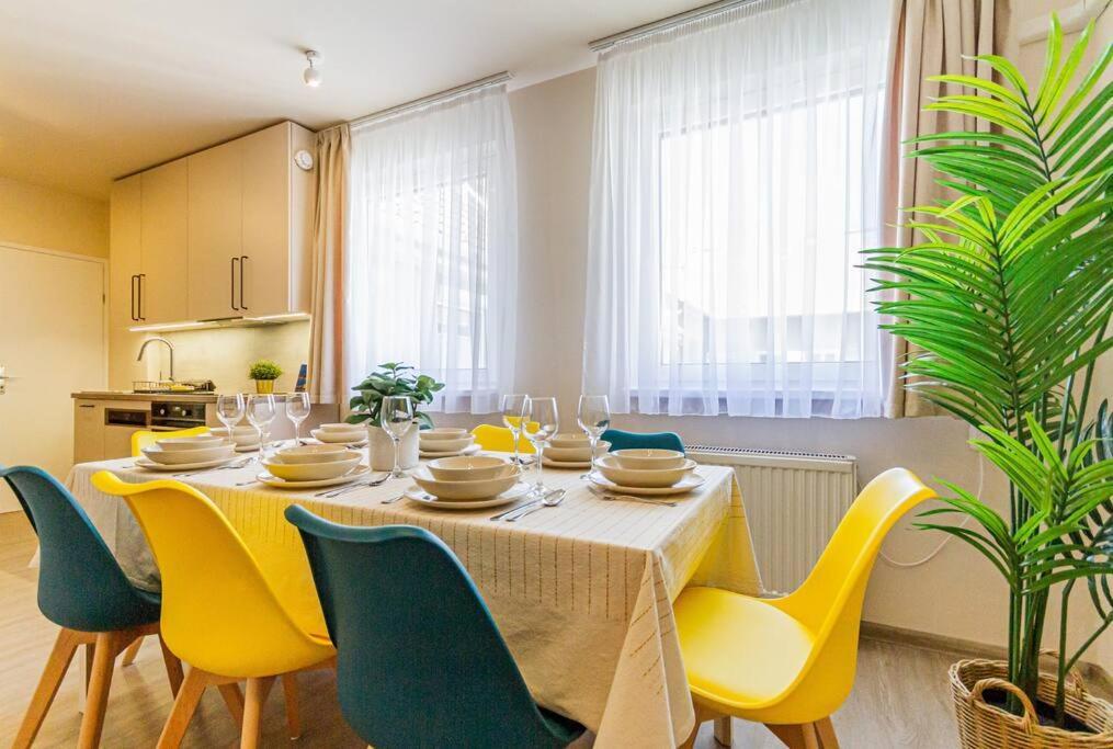 Roomy Apartment 80Sqm At City Center Free Parking Space, Ac & Balcony Budapest Extérieur photo