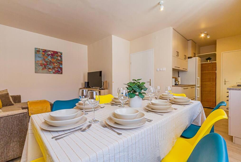 Roomy Apartment 80Sqm At City Center Free Parking Space, Ac & Balcony Budapest Extérieur photo