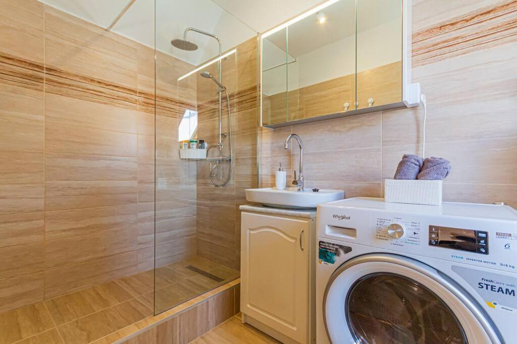 Roomy Apartment 80Sqm At City Center Free Parking Space, Ac & Balcony Budapest Extérieur photo