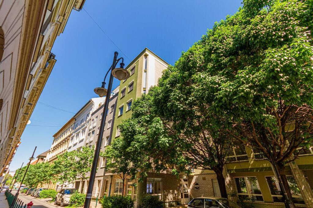 Roomy Apartment 80Sqm At City Center Free Parking Space, Ac & Balcony Budapest Extérieur photo