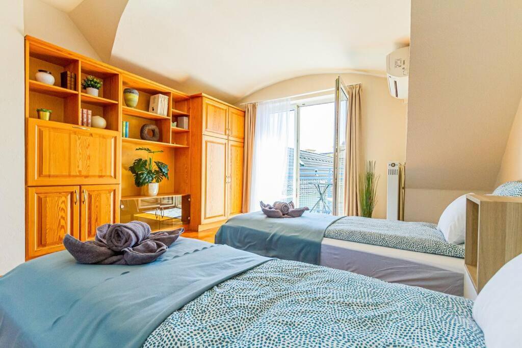 Roomy Apartment 80Sqm At City Center Free Parking Space, Ac & Balcony Budapest Extérieur photo